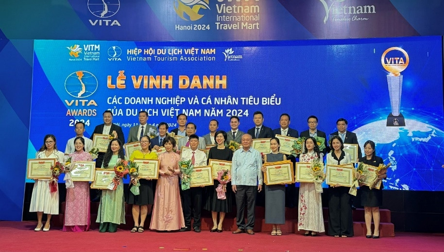 Vinpearl đồng loạt được vinh danh với 13 giải thưởng du lịch Vietnam Travel Awards’ 