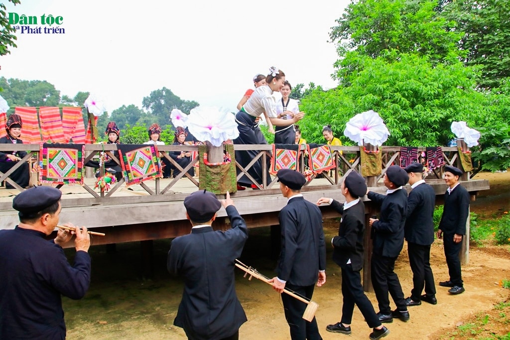 (ẢNH đã sửa chưa BT) Xên bản, Xên mường – Lễ hội mang ước nguyện về cuộc sống ấm no của đồng bào Thái 5