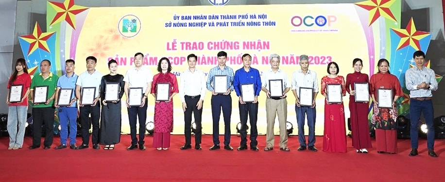 Trao Chứng nhận sản phẩm OCOP năm 2023