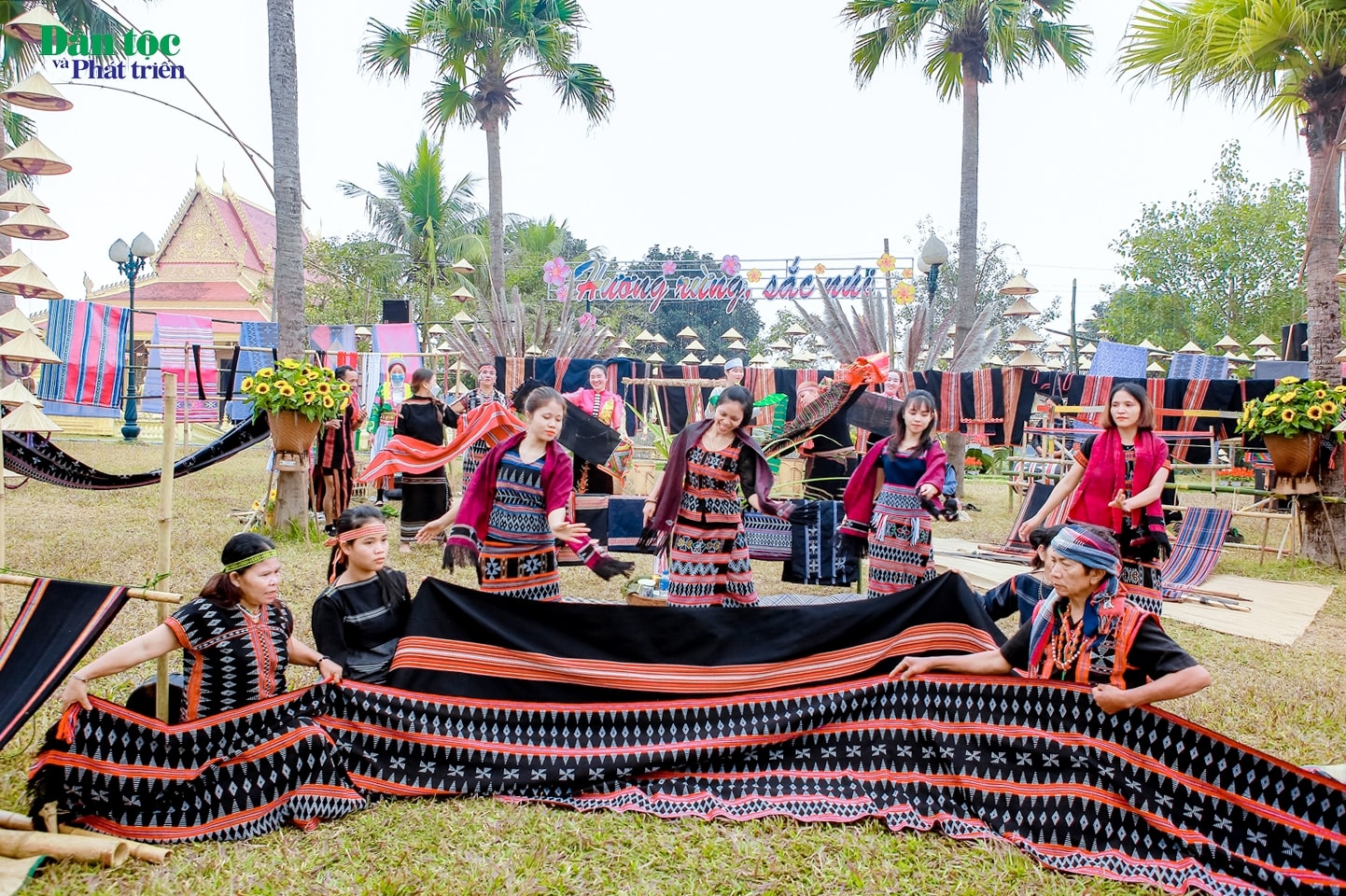 Nghề dệt Zèng trở thành một báu vật vô giá trong cộng đồng mỗi buôn làng đồng bào dân tộc Tà Ôi 