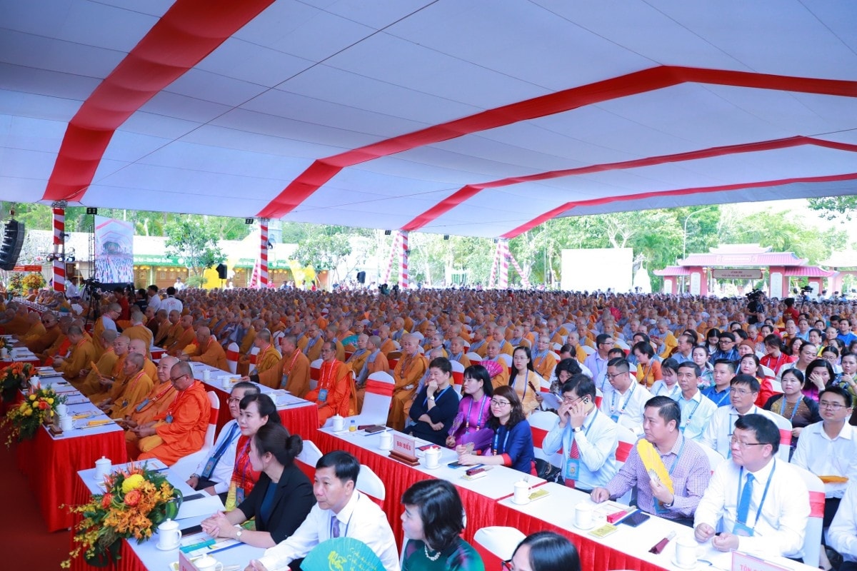 Hơn 1.000 đại biểu tham dự Đại lễ tưởng niệm Đức Thánh Tổ Ni Đại Ái Đạo và  chư Tôn đức Ni tiền bối hữu công được tổ chức tại TP. Cần Thơ