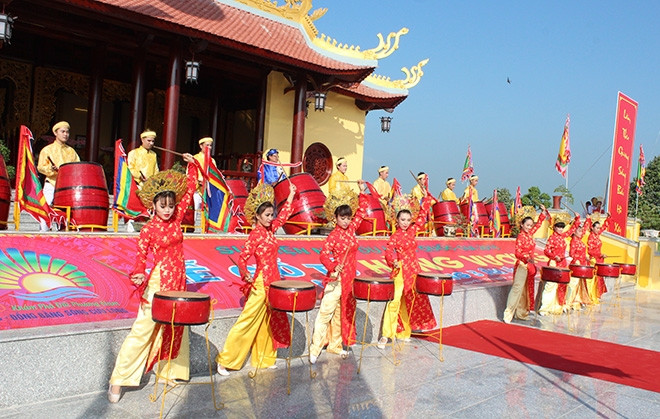 Tiết mục Trống hội tại lễ dâng hương Đền Hùng Tân Hiệp. Ảnh tư liệu