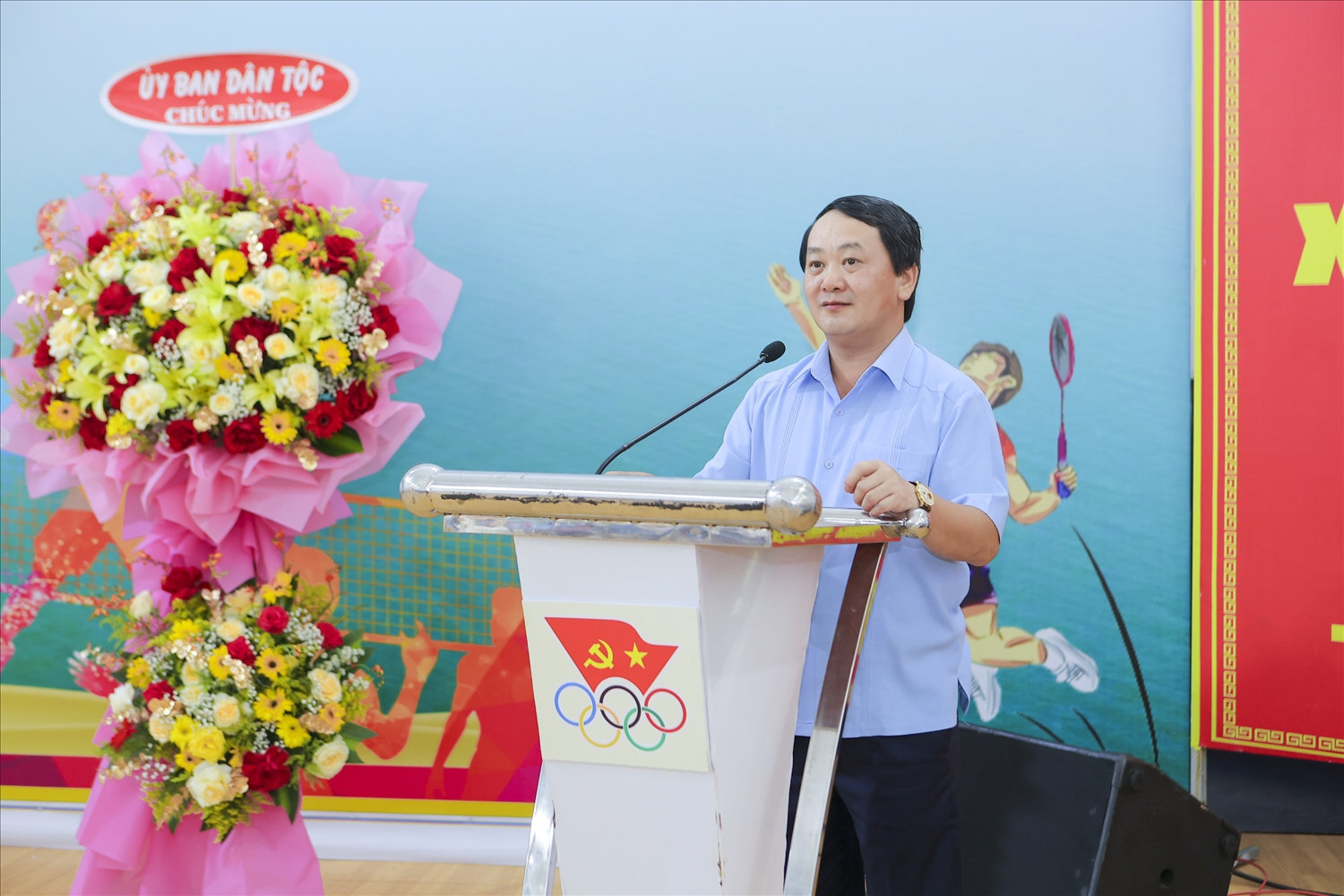 Bộ trưởng, Chủ nhiệm UBDT Hầu A Lềnh phát biểu tại Hội thao