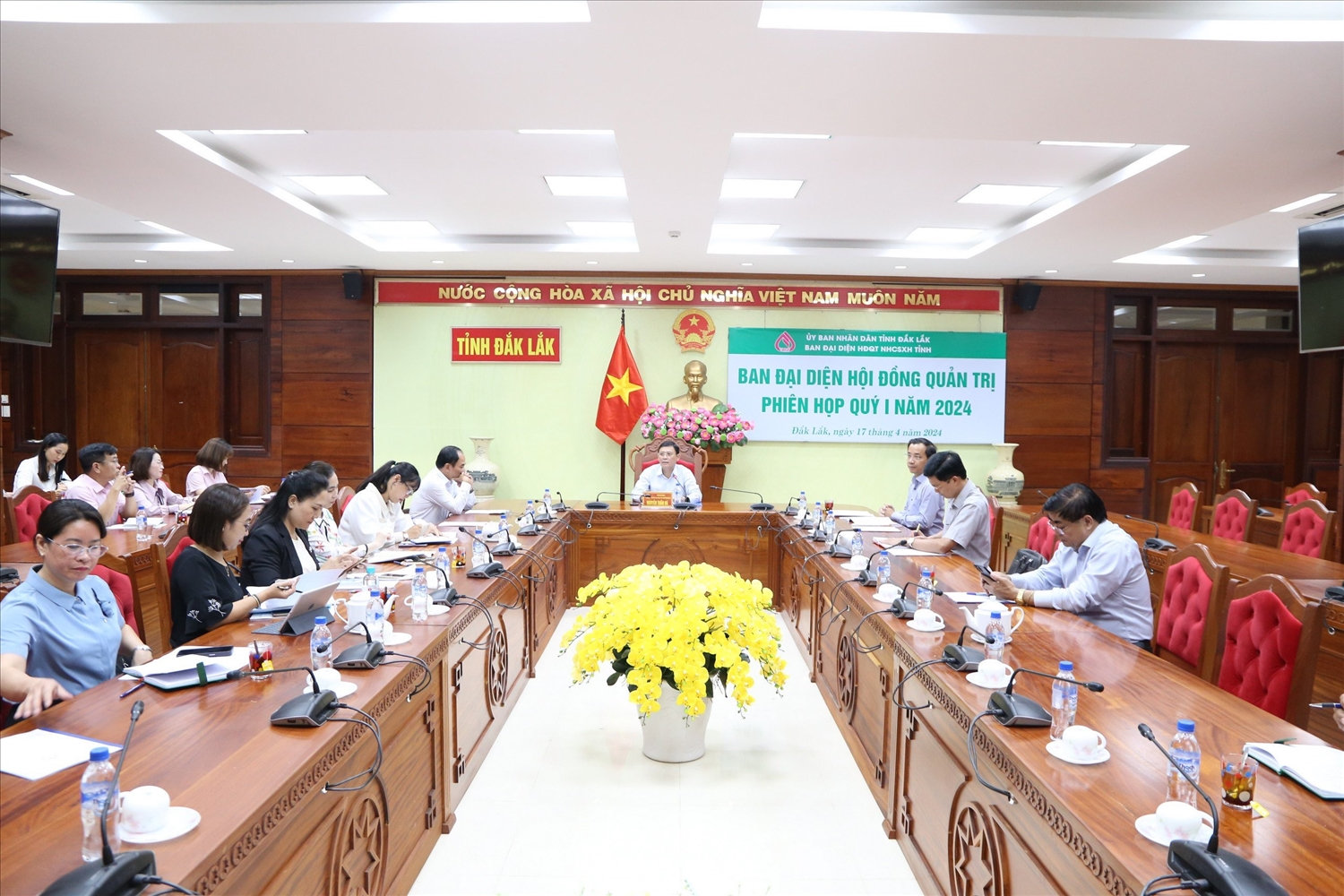 Phó Chủ tịch Thường trực UBND tỉnh - Trưởng Ban đại diện HĐQT Ngân hàng CSXH tỉnh Nguyễn Tuấn Hà chủ trì phiên họp. Phó Chủ tịch Thường trực UBND tỉnh - Trưởng Ban đại diện HĐQT Ngân hàng CSXH tỉnh Nguyễn Tuấn Hà chủ trì phiên họp.