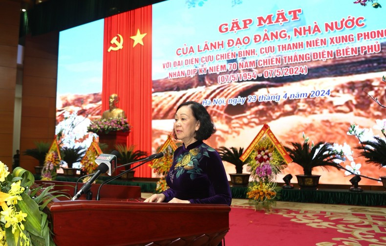 Thay mặt lãnh đạo Đảng, Nhà nước, đồng chí Trương Thị Mai phát biểu ý kiến tại buổi gặp mặt. Thay mặt lãnh đạo Đảng, Nhà nước, đồng chí Trương Thị Mai phát biểu ý kiến tại buổi gặp mặt.