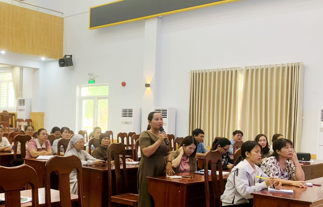 Các đại biểu tham gia phát biểu ý kiến tại Hội nghị