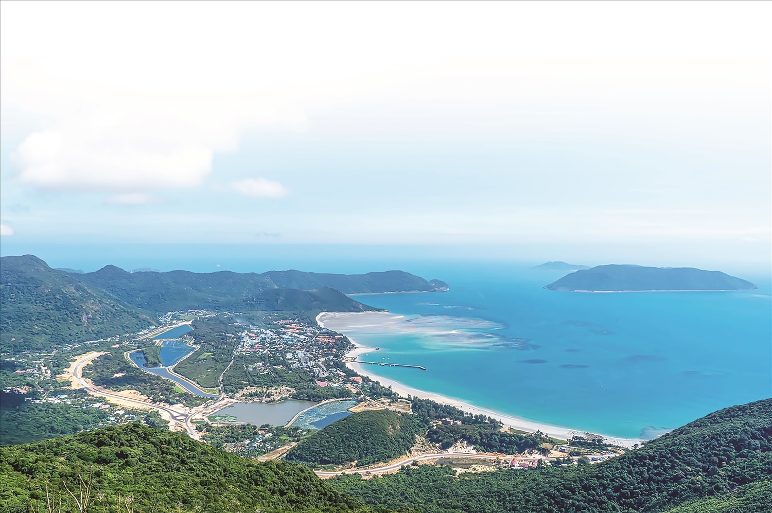 Một góc Côn Đảo nhìn từ Núi Chúa.
