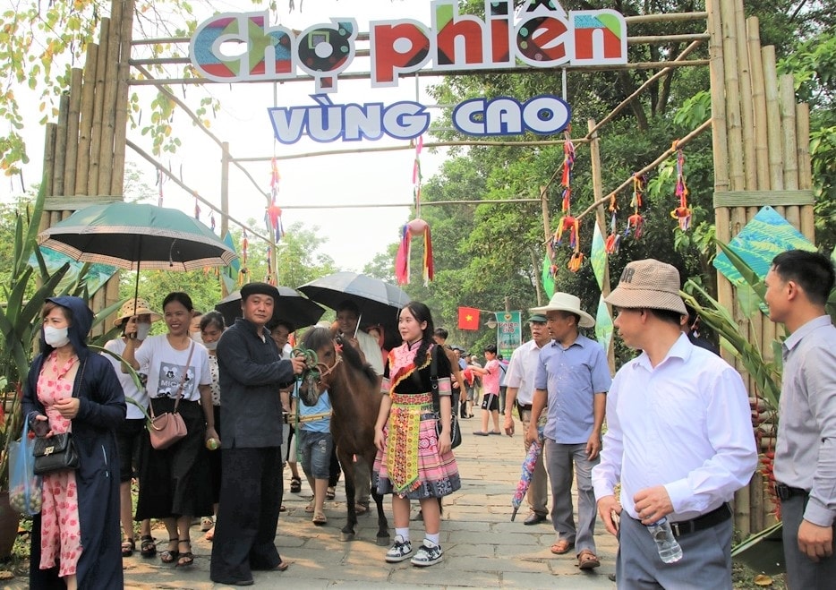 Không gian phiên chợ tại 