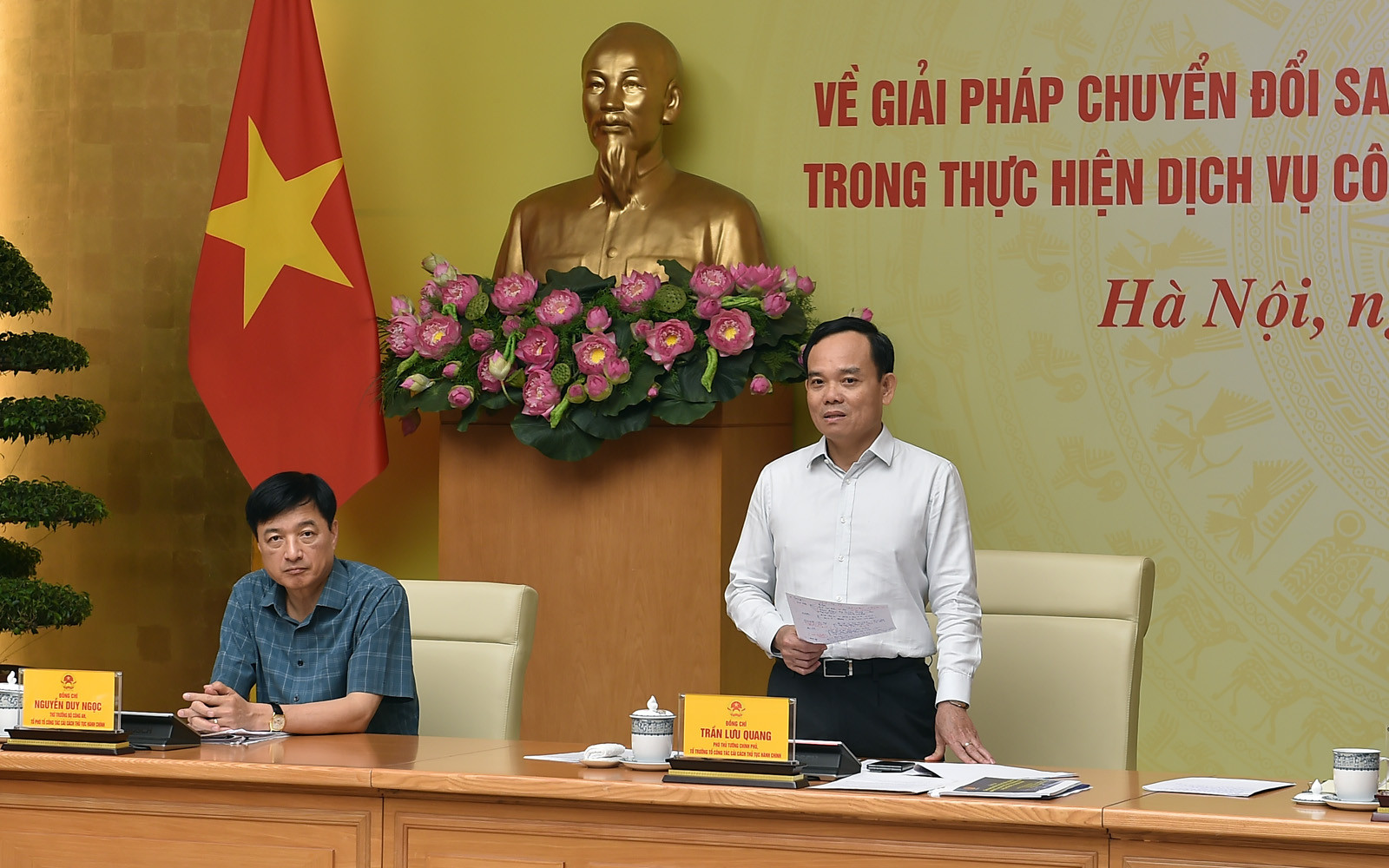 Phó Thủ tướng Trần Lưu Quang yêu cầu các bộ, ngành, địa phương quyết tâm thực hiện mục tiêu thống nhất sử dụng một tài khoản là VNeID trong thực hiện thủ tục hành chính từ ngày 1/7/2024 - Ảnh: VGP/Hải Minh Phó Thủ tướng Trần Lưu Quang yêu cầu các bộ, ngành, địa phương quyết tâm thực hiện mục tiêu thống nhất sử dụng một tài khoản là VNeID trong thực hiện thủ tục hành chính từ ngày 1/7/2024 - Ảnh: VGP/Hải Minh