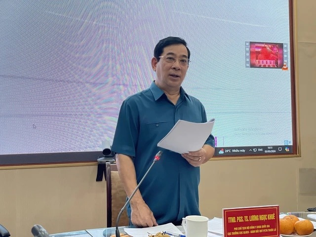 PGS-TS Lương Ngọc Khuê, Cục trưởng Cục Quản lý Khám chữa bệnh phát biểu tại cuộc họp