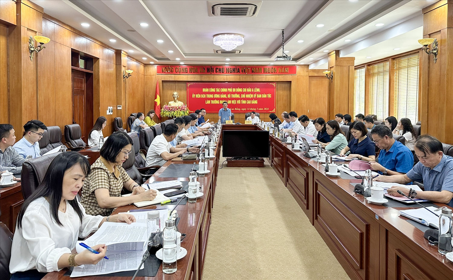 Toàn cảnh buổi làm việc 