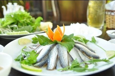 Thói quen ăn gỏi cá sống cũng là nguyên nhân dẫn đến bệnh sán lá gan