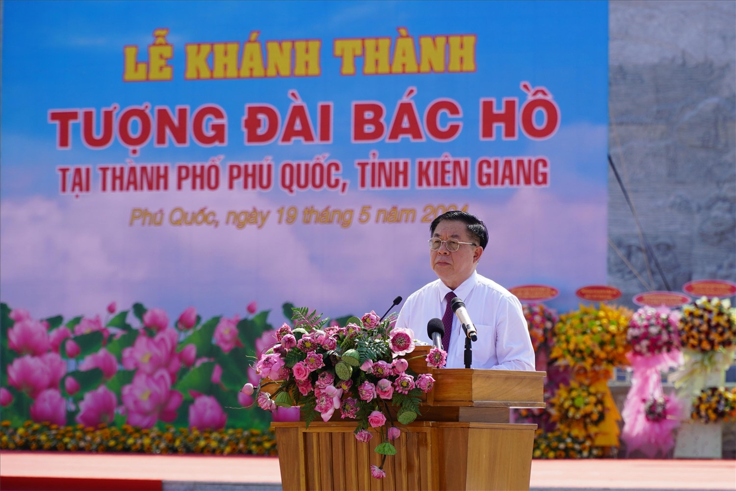 Ủy viên Bộ Chính trị, Bí thư Trung ương Đảng Nguyễn Trọng Nghĩa - Trưởng Ban Tuyên giáo Trung ương Ủy viên Bộ Chính trị, Bí thư Trung ương Đảng Nguyễn Trọng Nghĩa - Trưởng Ban Tuyên giáo Trung ương