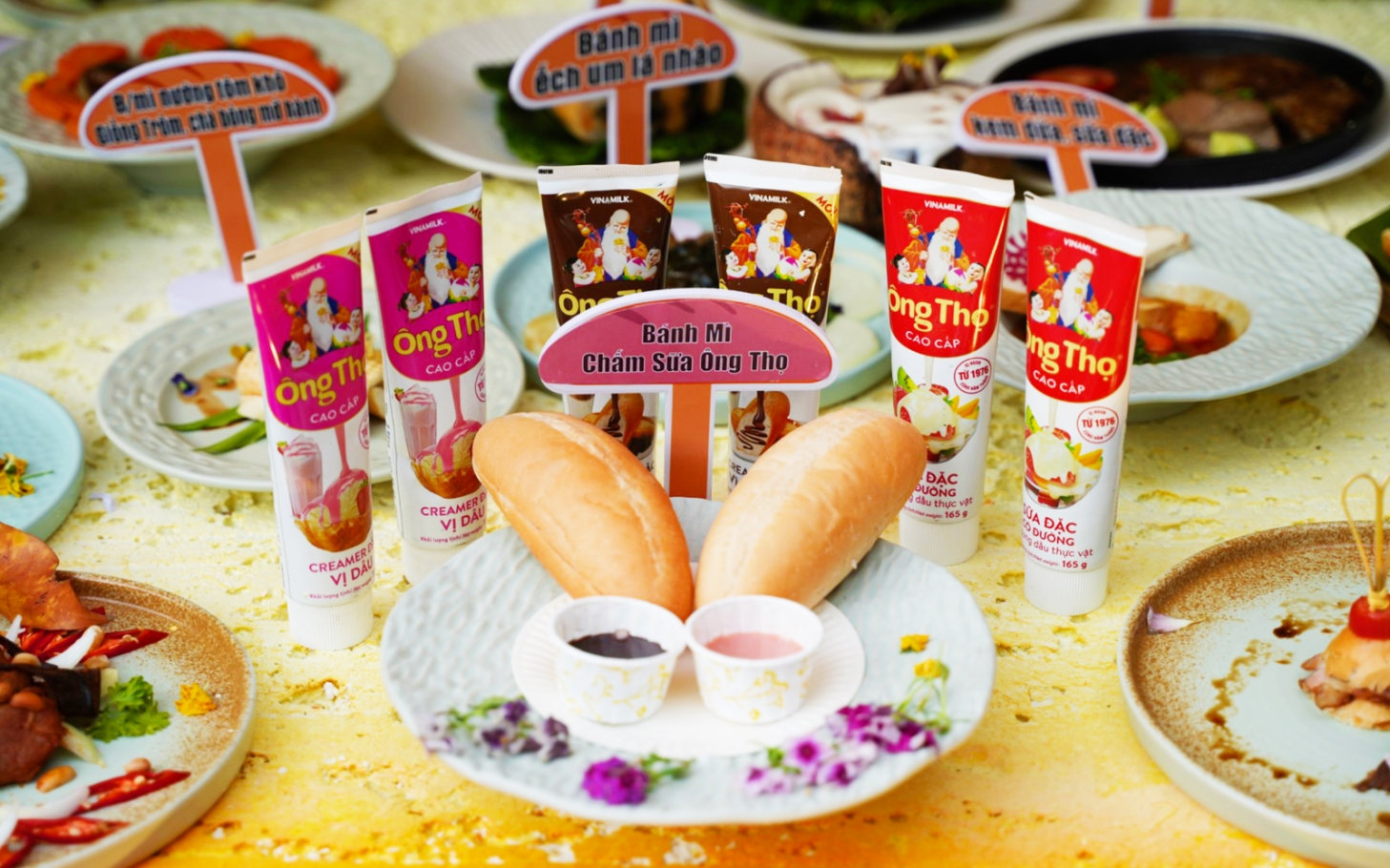 (CĐ BÙI HẠ) Vinamilk và sữa đặc Ông thọ tái hiện “Góc phố ẩm thực tuổi thơ” tại Lễ hội bánh mì năm 2024 1