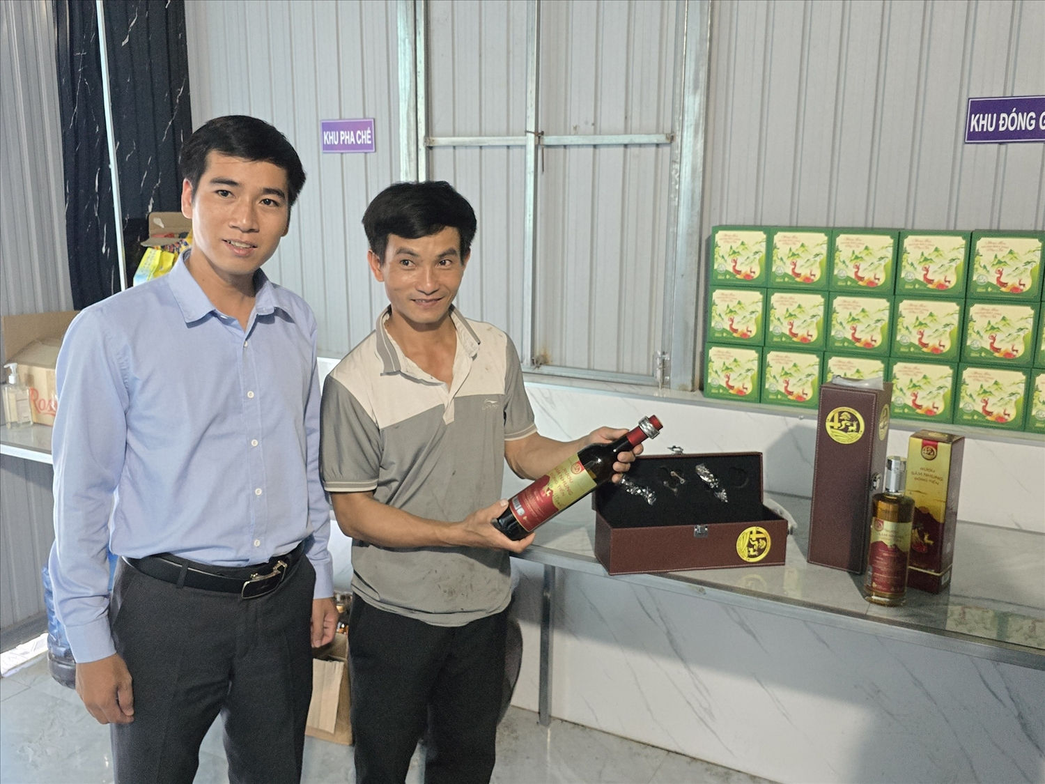 Hợp tác xã Nông nghiệp Đồng Tiến đã có 2 sản phẩm từ nhung hươu được công nhận đạt chuẩn OCOP 3 sao Hợp tác xã Nông nghiệp Đồng Tiến đã có 2 sản phẩm từ nhung hươu được công nhận đạt chuẩn OCOP 3 sao