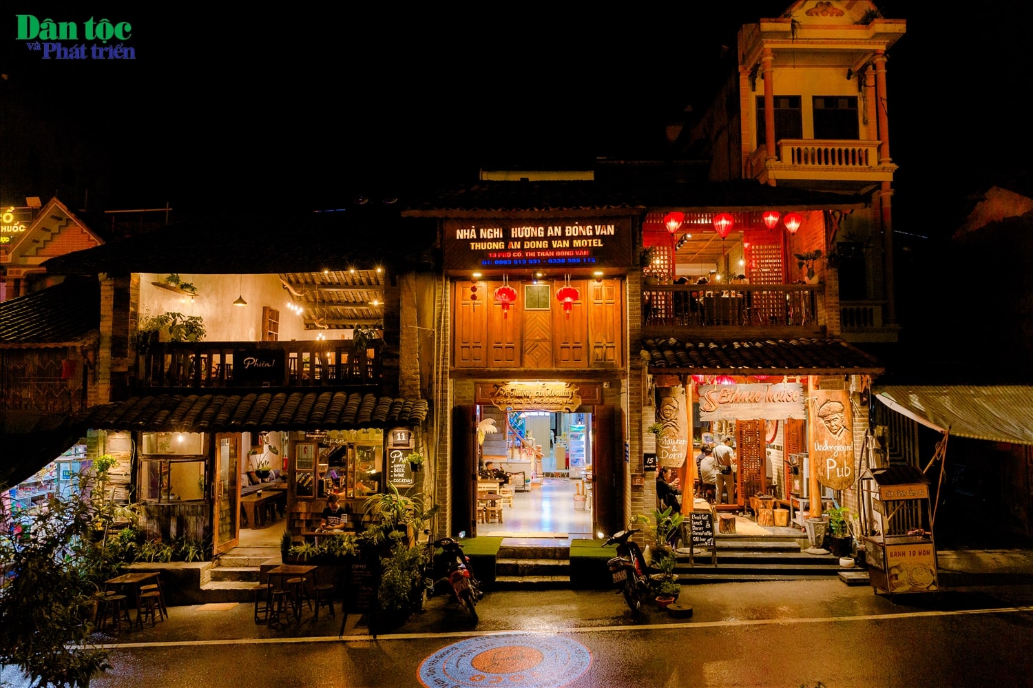 Đặc biệt, trong không gian phố cổ còn có dãy homestay đậm chất “cổ” để du khách trải nghiệm.