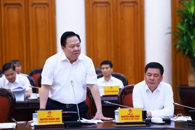Chủ tịch Ủy ban Quản lý vốn Nhà nước tại doanh nghiệp Nguyễn Hoàng Anh phát biểu tại phiên họp - Ảnh: VGP/Nhật Bắc