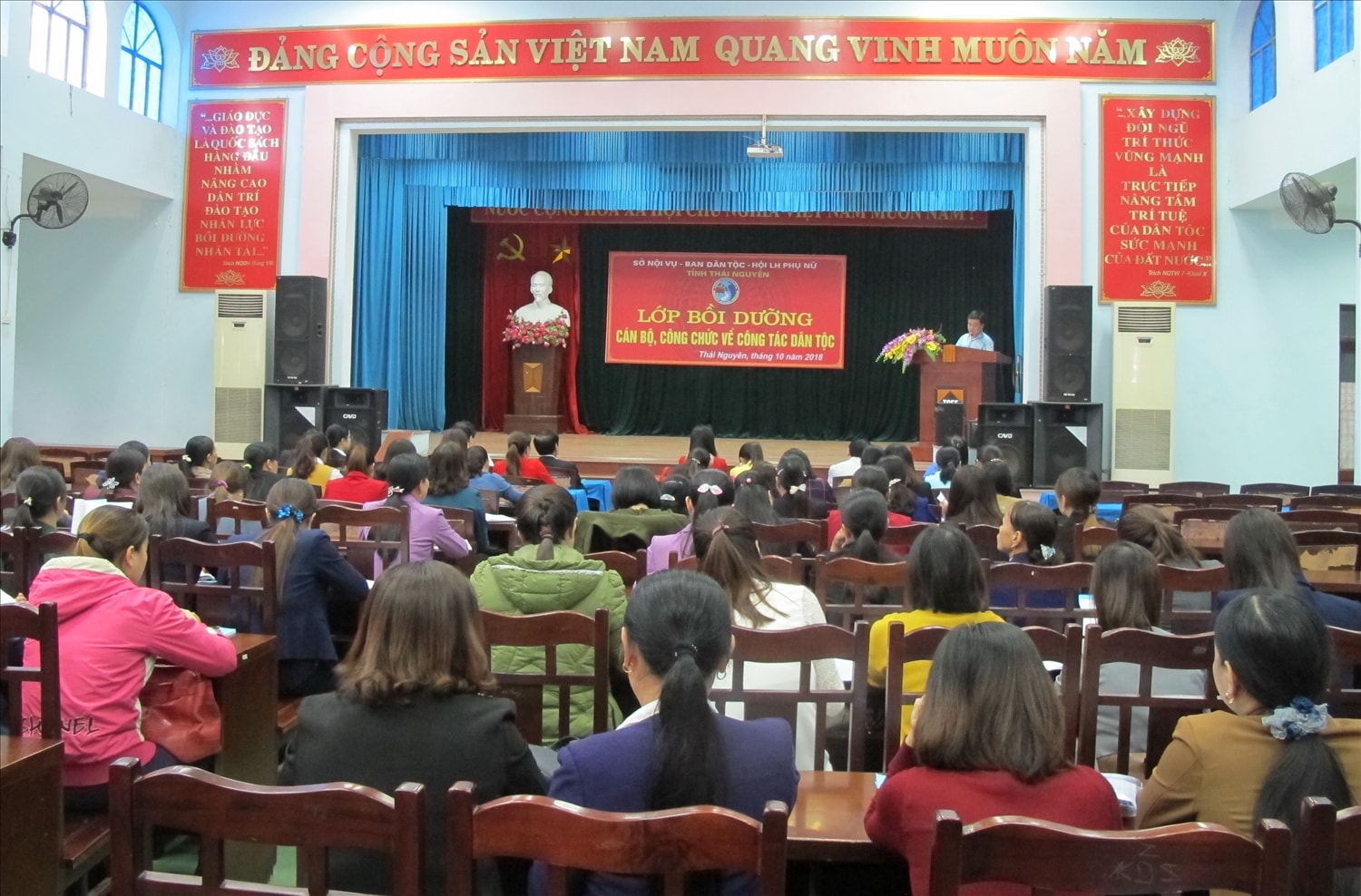 Thái Nguyên: Quan tâm đào tạo, nâng cao năng lực đội ngũ cán bộ DTTS 