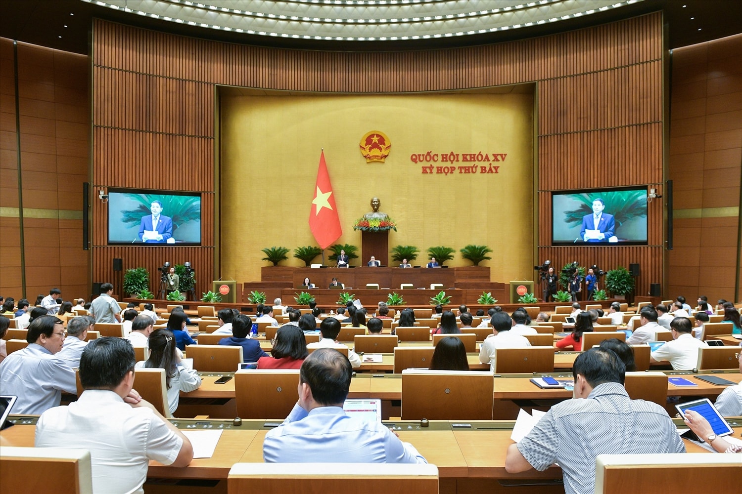 Quang cảnh phiên thảo luận Quang cảnh phiên thảo luận