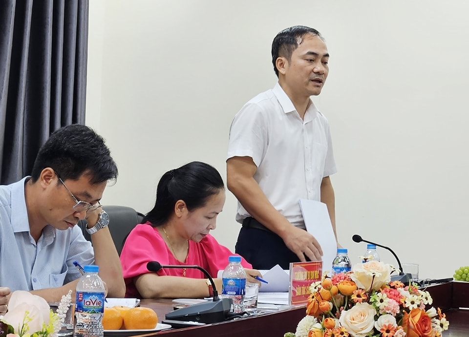 Ts. Lê Lâm - Hiệu trưởng Trường Dự bị Đại học Dân tộc Sầm Sơn  phát biều tại buổi làm việc