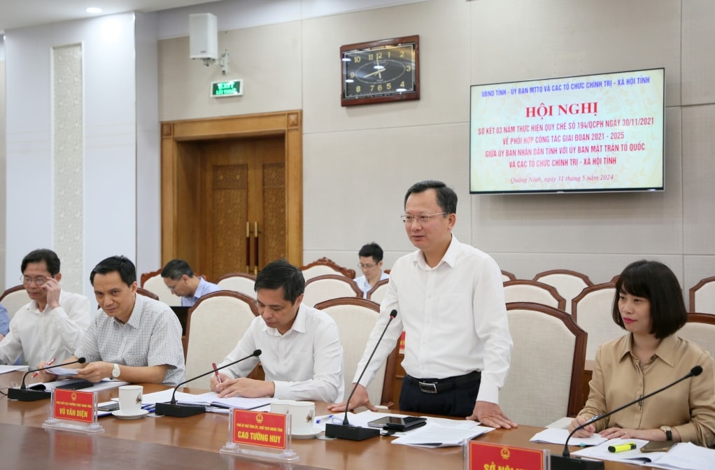 Chủ tịch UBND tỉnh Quảng Ninh Cao Tường Huy phát biểu chỉ đạo tại Hội nghị