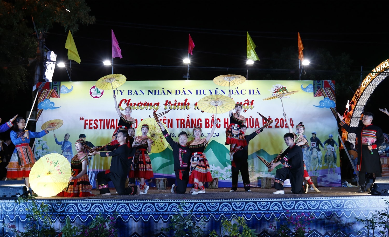 Đến với Festival Cao nguyên trắng Bắc Hà năm 2024, du khách có cơ hội khám phá và trải nghiệm nét văn hóa đặc sắc của đồng bào các dân tộc Đến với Festival Cao nguyên trắng Bắc Hà năm 2024, du khách có cơ hội khám phá và trải nghiệm nét văn hóa đặc sắc của đồng bào các dân tộc