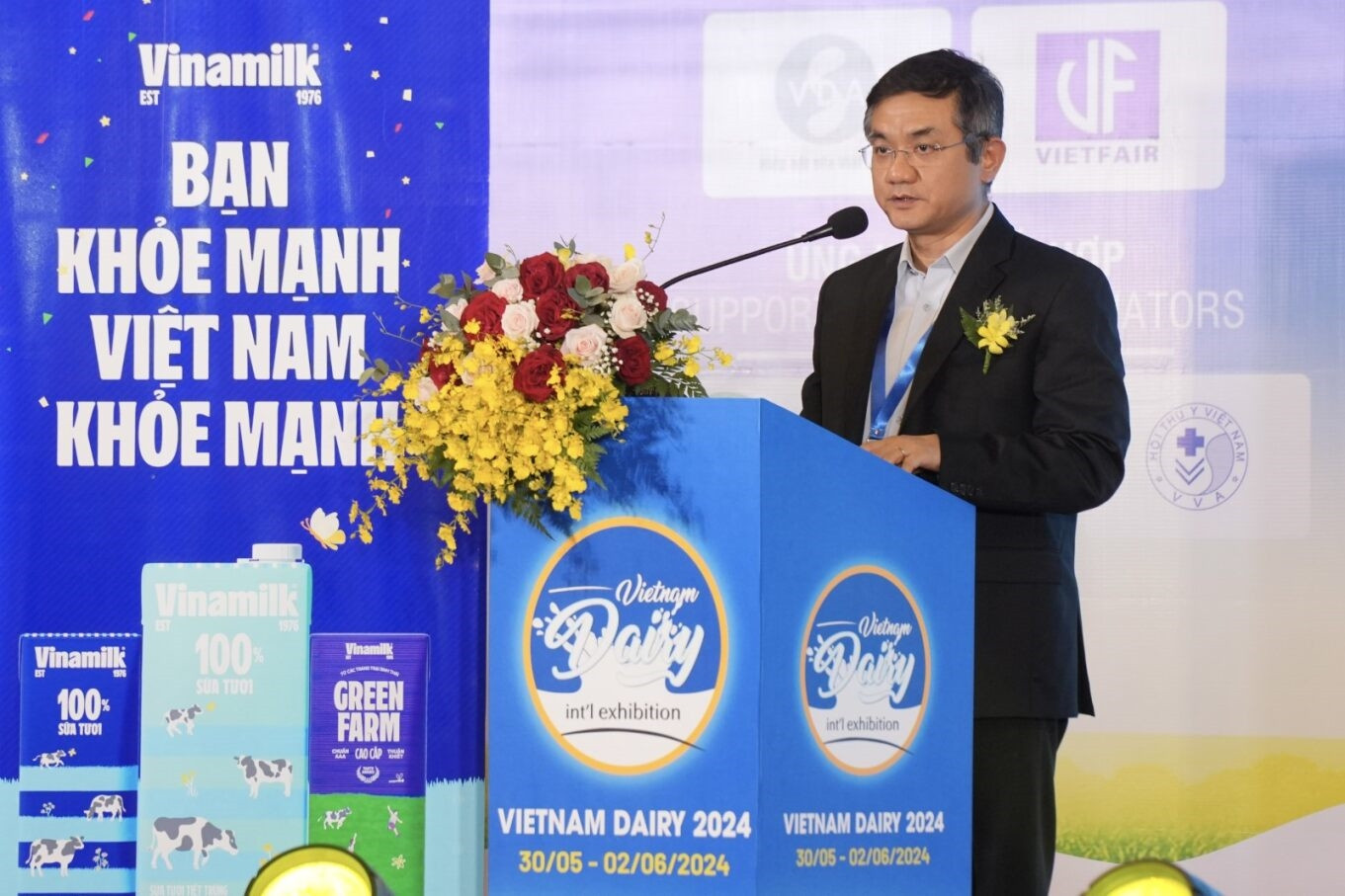 Ông Nguyễn Quang Trí – Giám đốc điều hành Marketing Vinamilk – phát biểu tại sự kiện khai mạc Triển lãm quốc tế ngành sữa và sản phẩm sữa 2024. Ông Nguyễn Quang Trí – Giám đốc điều hành Marketing Vinamilk – phát biểu tại sự kiện khai mạc Triển lãm quốc tế ngành sữa và sản phẩm sữa 2024.