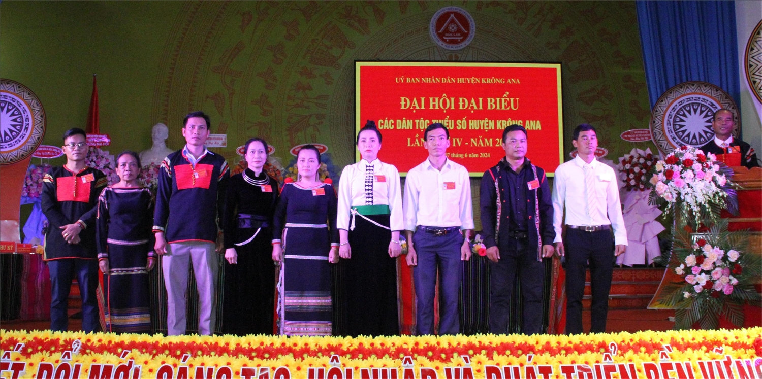 Các đại biểu được cử chọn đi dự Đại hội Đại biểu các dân tộc cấp tỉnh Các đại biểu được cử chọn đi dự Đại hội Đại biểu các DTTS cấp tỉnh