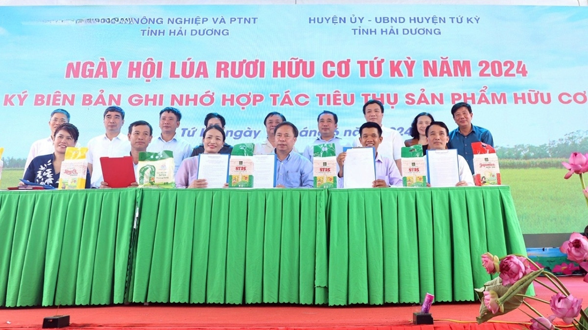 Lễ ký kết hợp đồng liên kết sản xuất gắn với bao tiêu sản phẩm hữu cơ, hợp tác về du lịch sinh thái, trải nghiệm tại Tứ Kỳ, Hải Dương