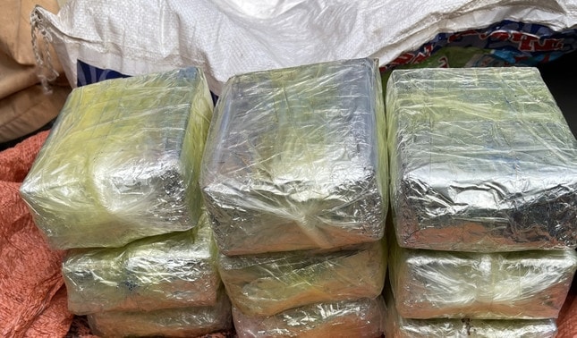 Tang vật vụ án, nghi là Heroin Ảnh: Ngô Thuỷ