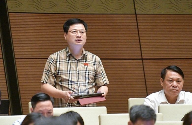 Đại biểu Cầm Hà Chung (Đoàn ĐBQH tỉnh Phú Thọ)