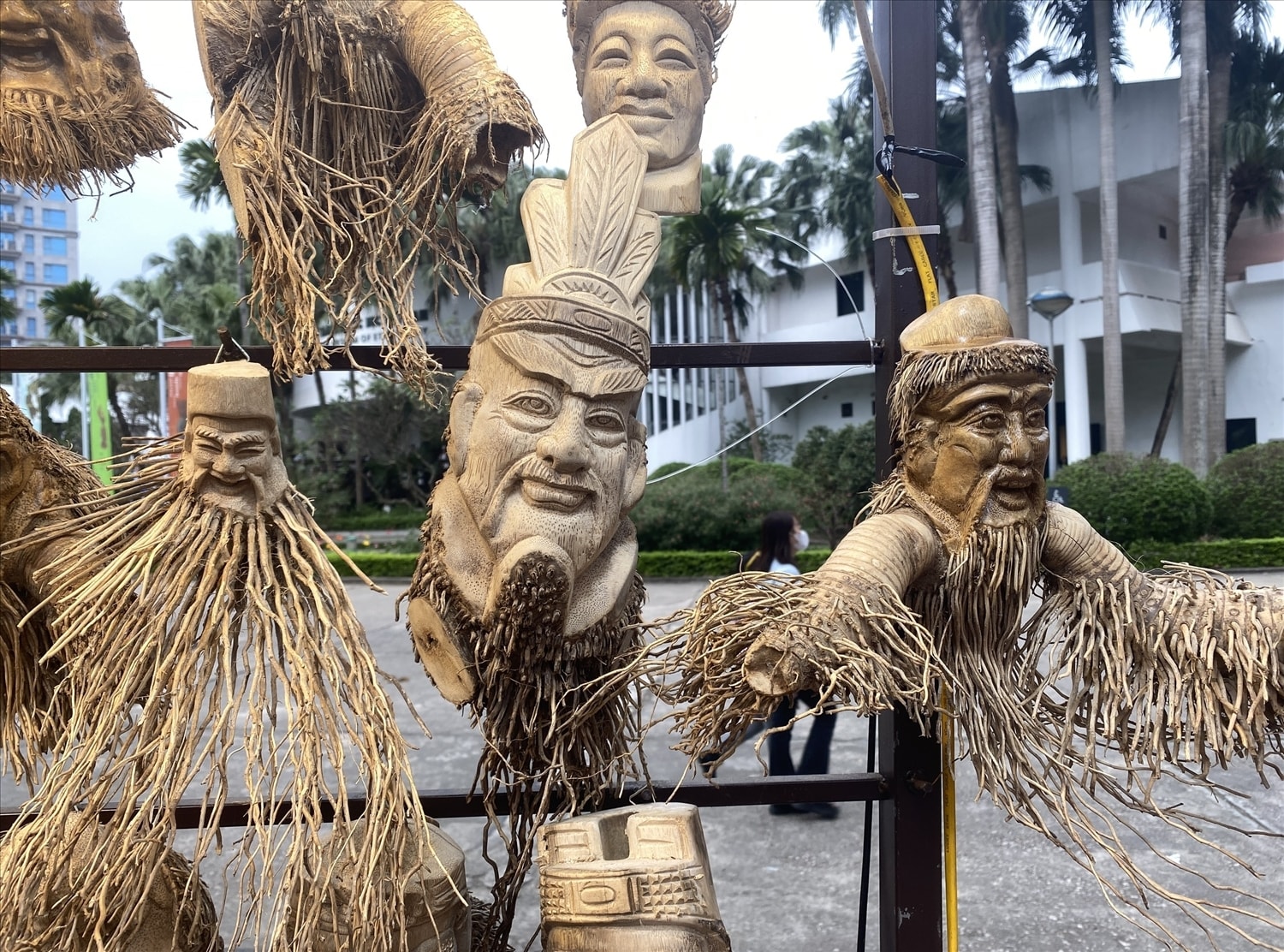 Tác phẩm sau khi hoàn thành là độc nhất, không cái nào giống cái nào