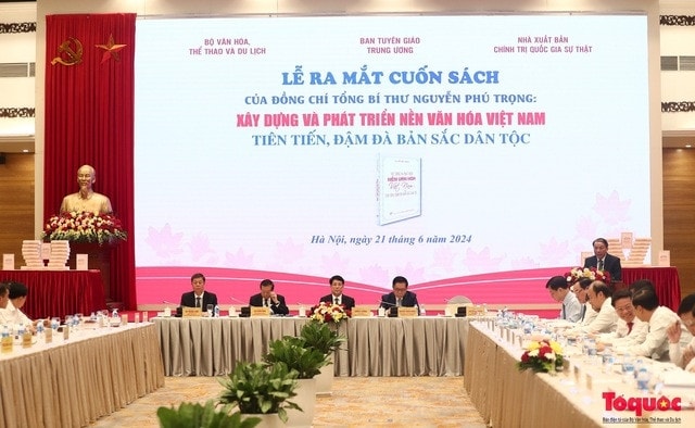 Quang cảnh lễ ra mắt sách Quang cảnh lễ ra mắt sách