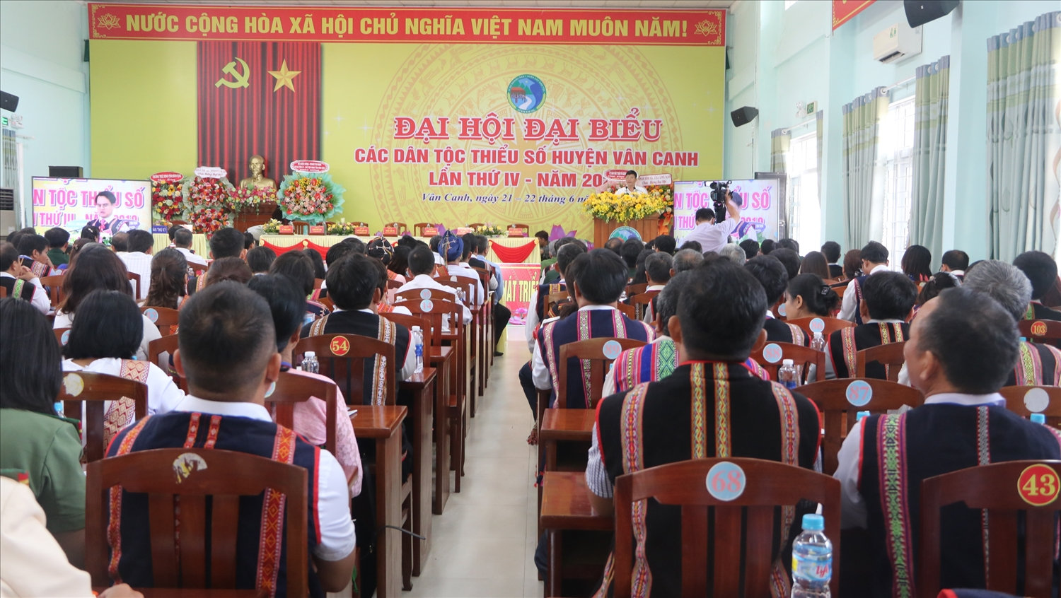 Đại hội Đại biểu các DTTS huyện Vân Canh, Bình Định lần thứ IV, năm 2024 có chủ đề “Các dân tộc đoàn kết, đổi mới sáng tạo, phát huy lợi thế, tiềm năng, hội nhập và phát triển bền vững.