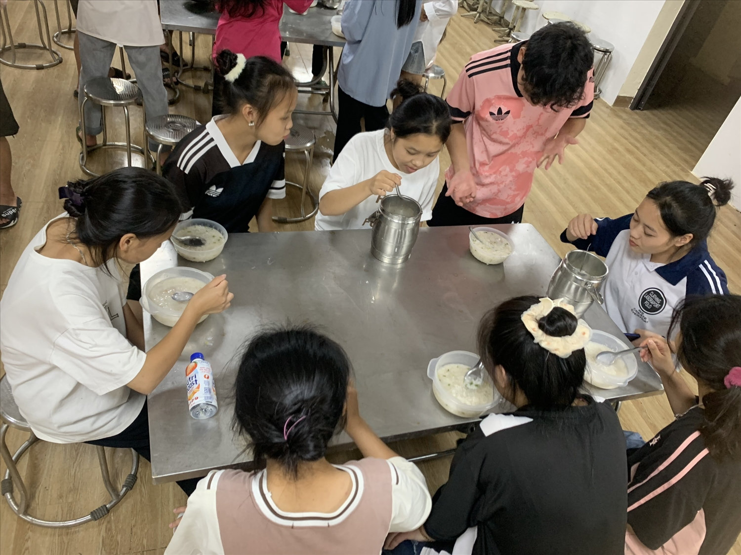 Những bát cháo ấm lòng các 