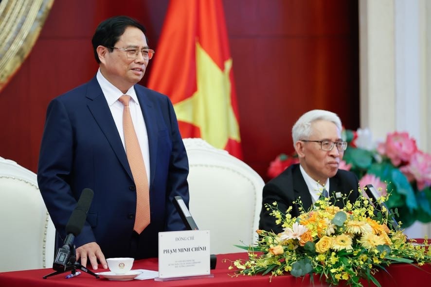Thủ tướng Phạm Minh Chính thăm Đại sứ quán Việt Nam tại Trung Quốc- Ảnh 1. Thủ tướng Phạm Minh Chính bày tỏ vui mừng thăm lại Đại sứ quán và gặp gỡ bà con kiều bào trong chuyến công tác thứ 3 tới Trung Quốc trong một năm qua với kết quả chuyến sau tốt hơn chuyến trước - Ảnh: VGP/Nhật Bắc