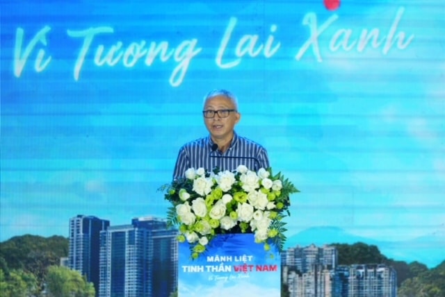 “Sử dụng những phương tiện xanh mang lại bầu trời xanh cho tất cả chúng ta” TS. Tùng nói.
