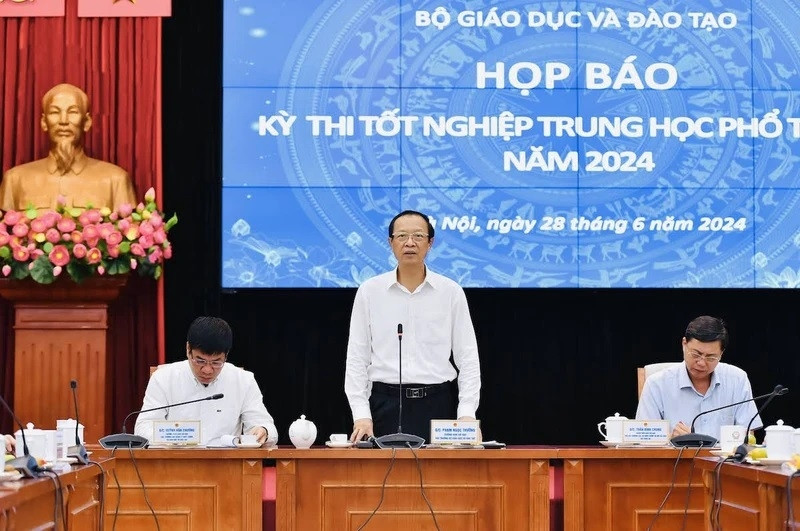 Thứ trưởng Giáo dục và Đào tạo, Trưởng Ban Chỉ đạo cấp quốc gia Kỳ thi tốt nghiệp THPT năm 2024 Phạm Ngọc Thưởng chủ trì họp báo chiều 28/6 Thứ trưởng Giáo dục và Đào tạo, Trưởng Ban Chỉ đạo cấp quốc gia Kỳ thi tốt nghiệp THPT năm 2024 Phạm Ngọc Thưởng chủ trì họp báo chiều 28/6
