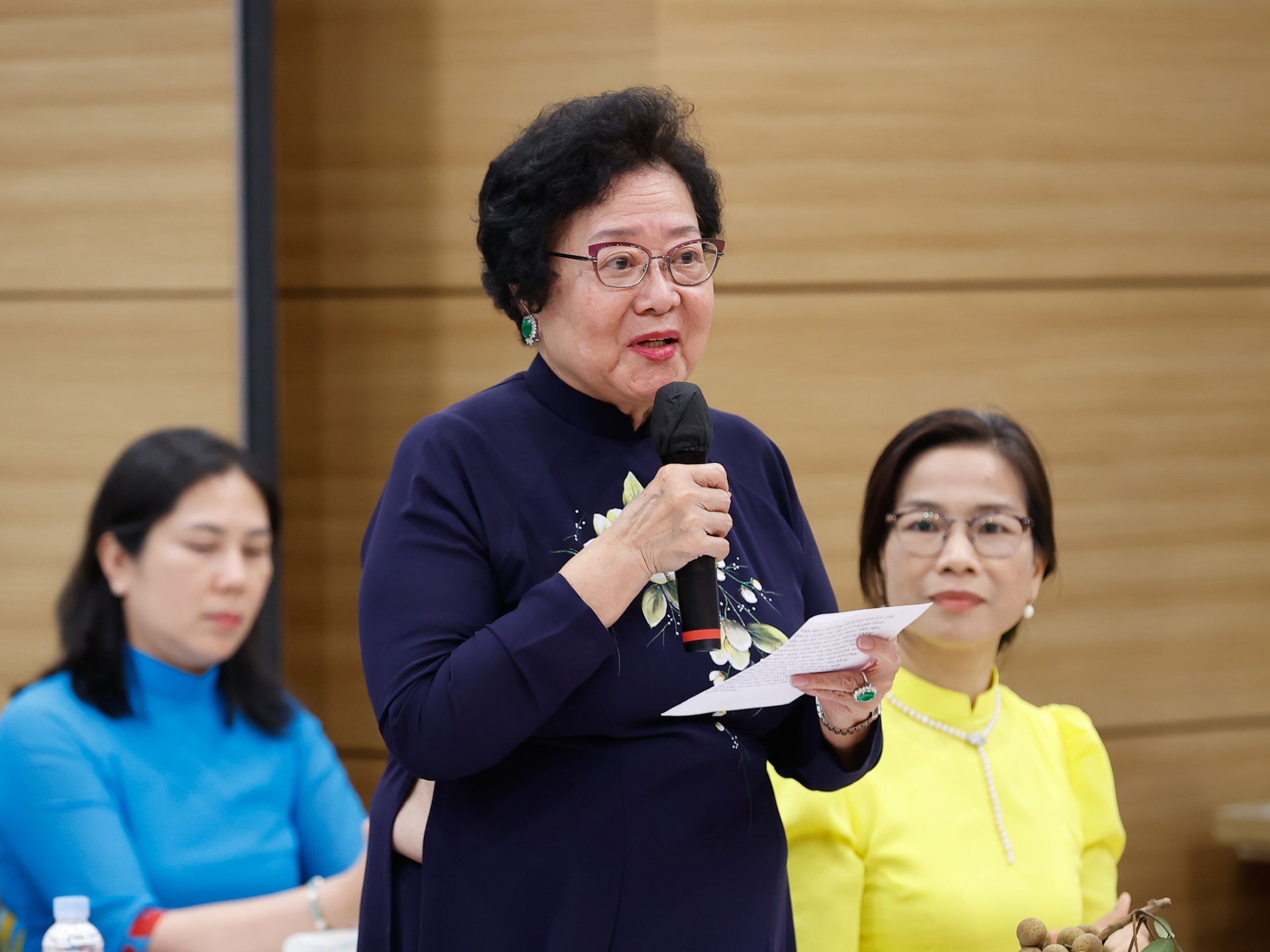 Thủ tướng Phạm Minh Chính: Thành công của kiều bào cũng là thành công của đất nước- Ảnh 5. Đại diện cộng đồng người Việt Nam tại Hàn Quốc cho biết luôn hãnh diện, tự hào là người Việt Nam; dành tình cảm sâu sắc với quê hương, đất nước bằng những hành động thiết thực - Ảnh: VGP/Nhật Bắc