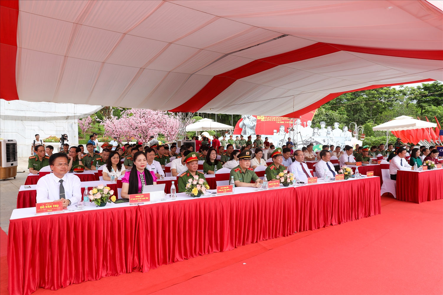 Các đại biểu Trung ương, Thường trực Tỉnh ủy Sơn La Các đại biểu Trung ương, Thường trực Tỉnh ủy Sơn La