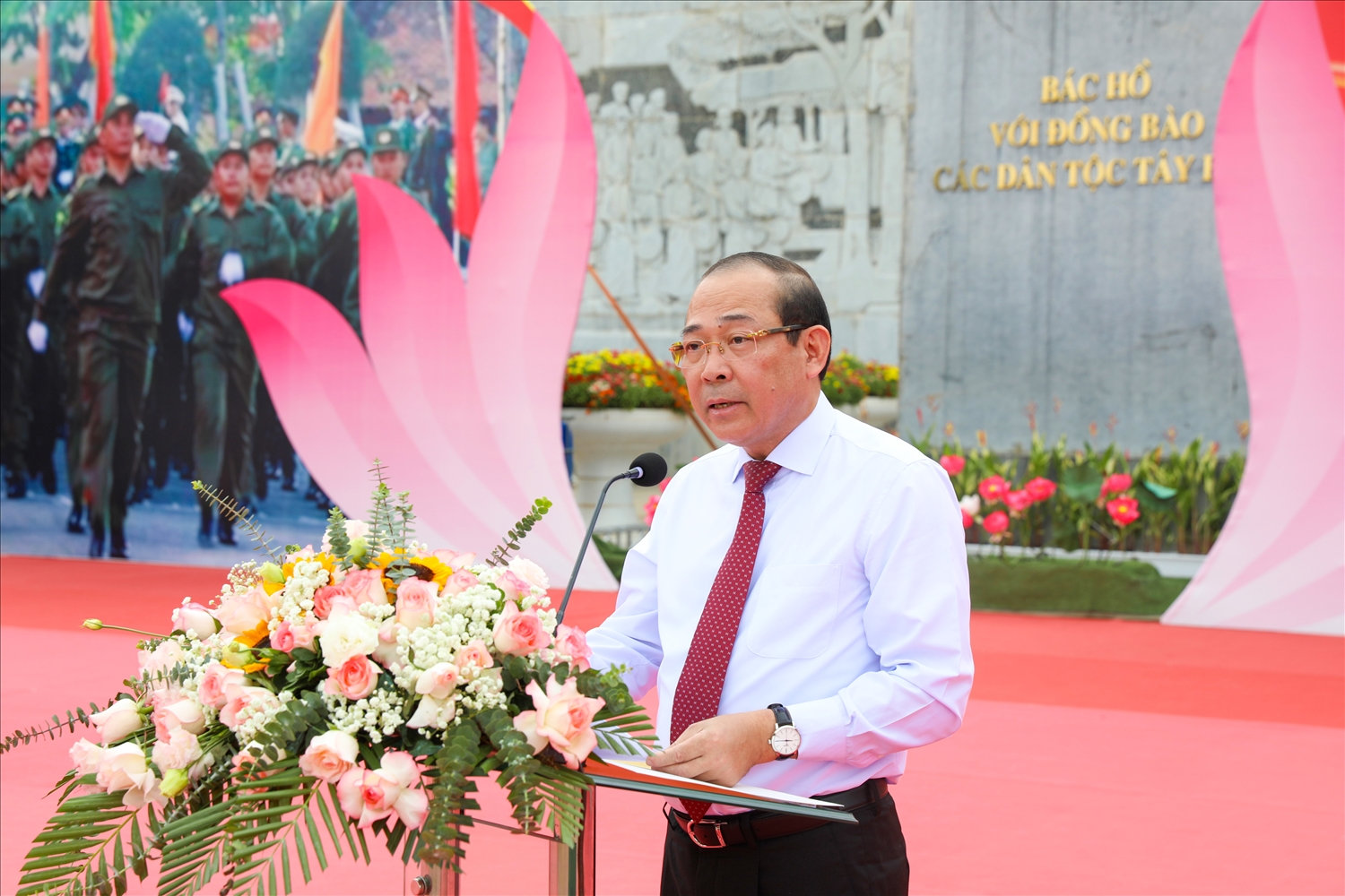 Đồng chí Hoàng Công Thủy, Phó Chủ tịch Ủy ban Trung ương MTTQ Việt Nam, Phó Trưởng ban Chỉ đạo 138 Chính phủ, Phó Trưởng Ban chỉ đạo “Thực hiện phong trào toàn dân bảo vệ ANTQ” Trung ương phát biểu tại buổi Lễ ra mắt Đồng chí Hoàng Công Thủy, Phó Chủ tịch Ủy ban Trung ương MTTQ Việt Nam, Phó Trưởng ban Chỉ đạo 138 Chính phủ, Phó Trưởng Ban chỉ đạo “Thực hiện phong trào toàn dân bảo vệ ANTQ” Trung ương phát biểu tại buổi Lễ ra mắt