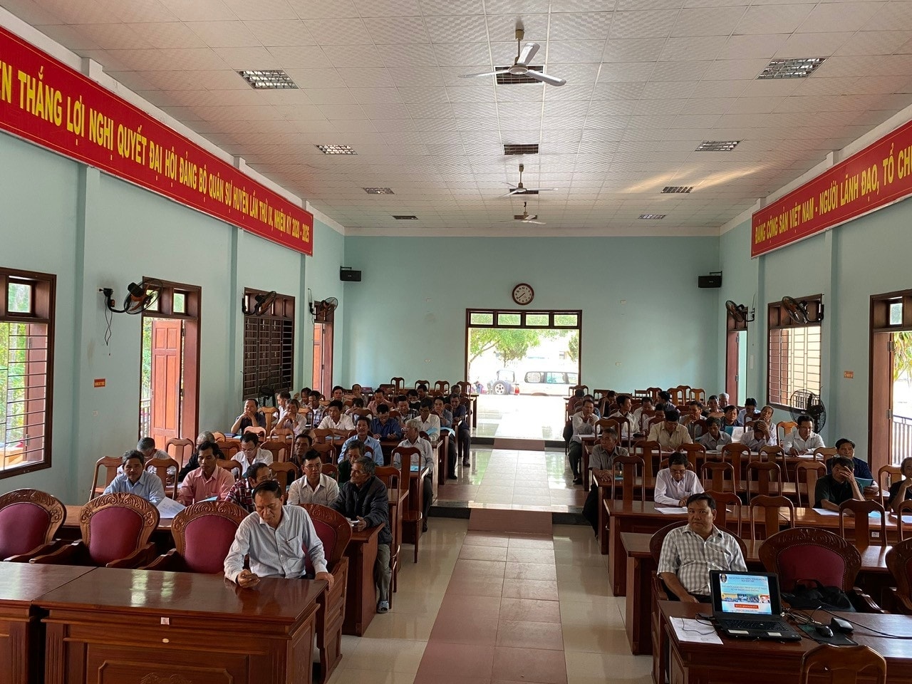 Quang cảnh Hội nghị tập huấn, tuyên truyền tại huyện Ba Tơ. Quang cảnh Hội nghị tập huấn, tuyên truyền tại huyện Ba Tơ.