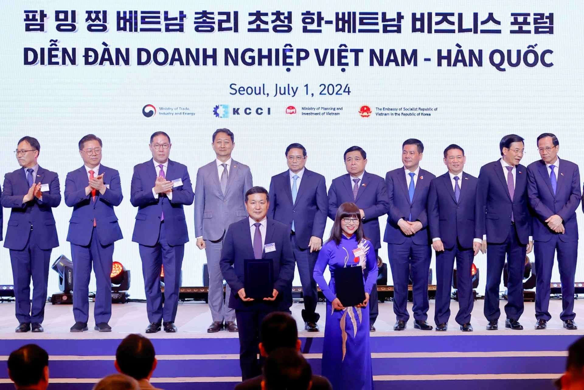 Thủ tướng: Các nhà đầu tư Hàn Quốc có thể yên tâm đầu tư lâu dài, ổn định, an toàn tại Việt Nam- Ảnh 11. Công ty cổ phần Tập đoàn MHGroup và Công ty TNHH UNISCAN ký biên bản ghi nhớ trị giá lên đến 600 triệu USD trong 5 năm - Ảnh: VGP/Nhật Bắc