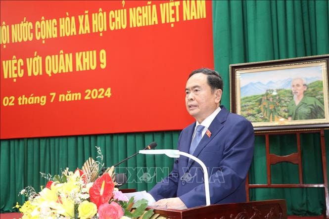 Lực lượng vũ trang Quân khu 9 đã và đang giữ vững phẩm chất Bộ đội Cụ Hồ- Ảnh 2. Chủ tịch Quốc hội Trần Thanh Mẫn phát biểu tại buổi làm việc