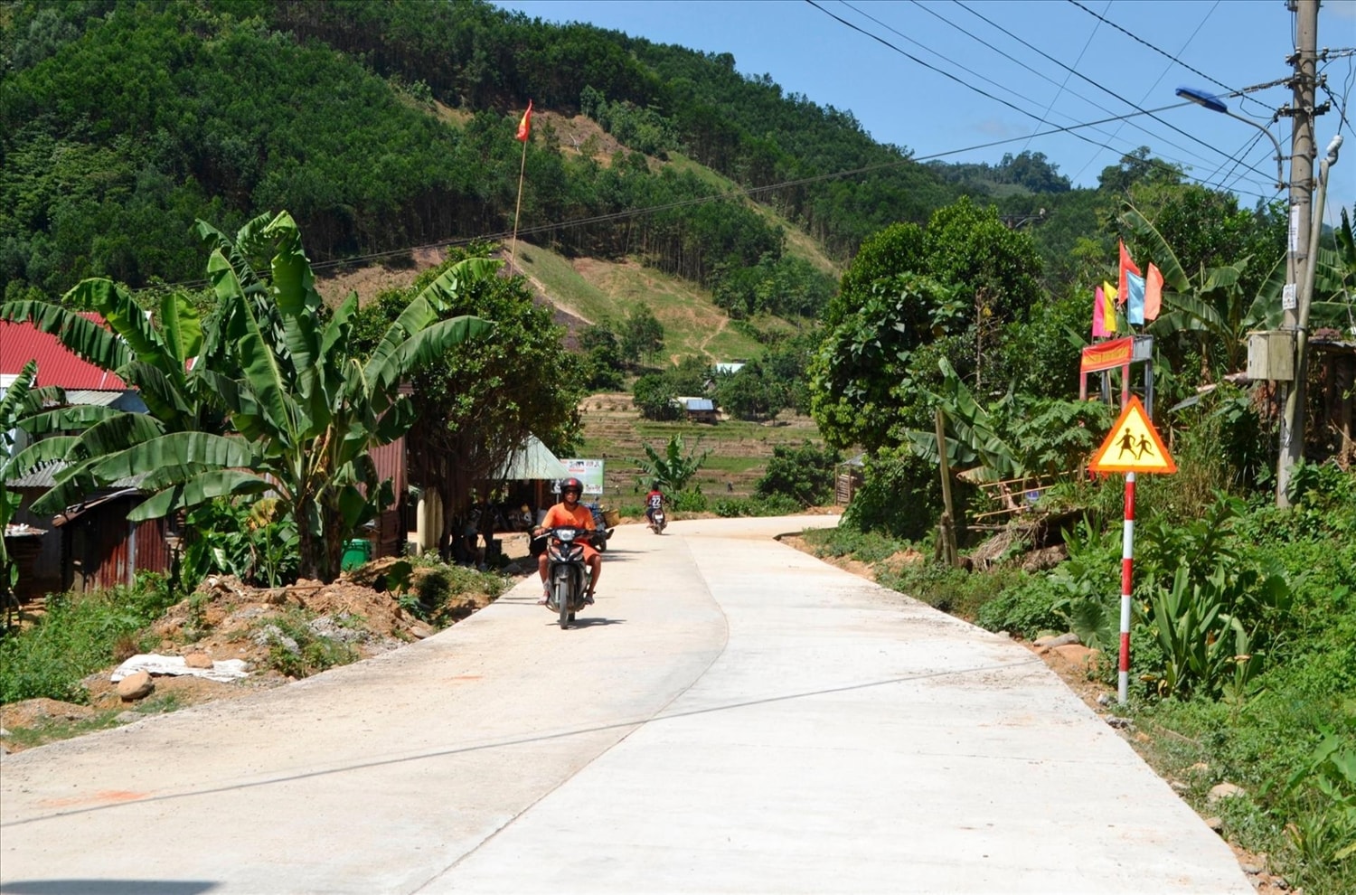 Huyện Đông Giang tập trung đầu tư xây dựng cơ sở hạ tầng