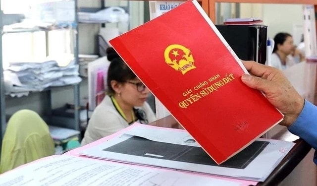 Điểm đáng chú ý trên “sổ đỏ” mới là có mã QR code và chỉ còn 2 trang thay vì 4 trang như hiện nay.