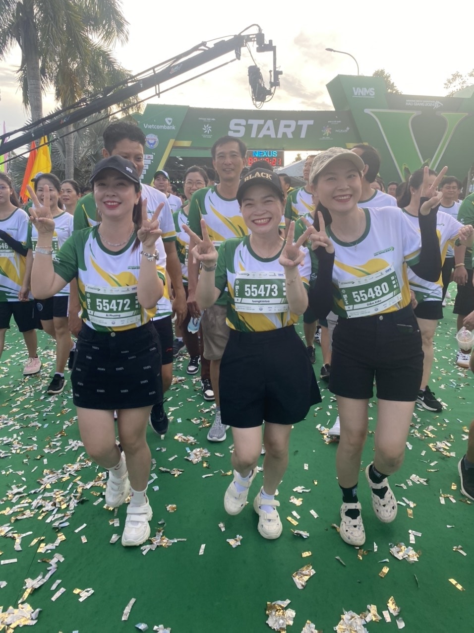 Các vận động viên đến từ Sở Thông tin Truyền thông tỉnh Hậu Giang tham gia cự ly 5km 