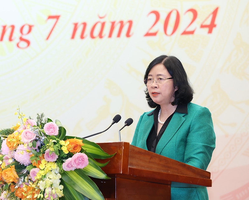 Đồng chí Bùi Thị Minh Hoài, Ủy viên Bộ Chính trị, Bí thư Trung ương Đảng, Trưởng Ban Dân vận Trung ương dự, chủ trì và phát biểu chỉ đạo Hội nghị Đồng chí Bùi Thị Minh Hoài, Ủy viên Bộ Chính trị, Bí thư Trung ương Đảng, Trưởng Ban Dân vận Trung ương dự, chủ trì và phát biểu chỉ đạo Hội nghị