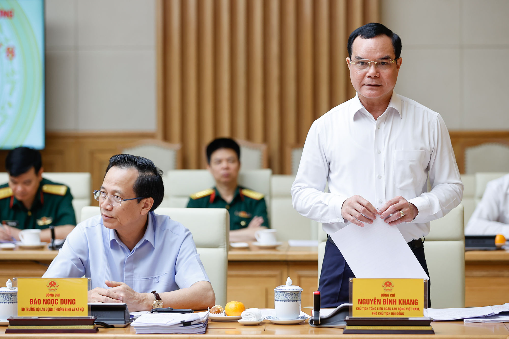 Chủ tịch Tổng Liên đoàn Lao động Việt Nam Nguyễn Đình Khang, Phó Chủ tịch Hội đồng phát biểu - Ảnh: VGP/Nhật Bắc
