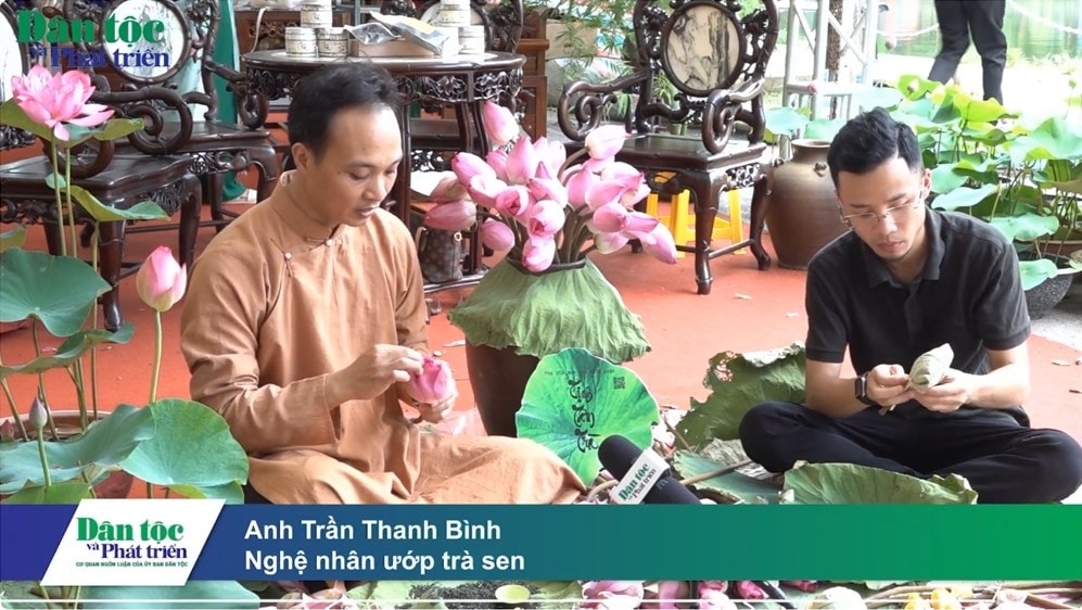 Khám phá nghệ thuật Trà sen Hồ Tây 